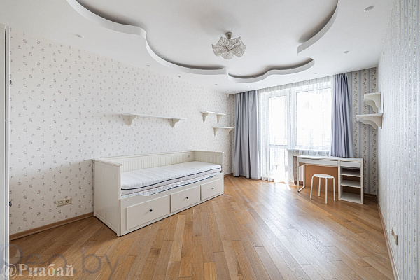 4-к квартира, 150 кв.м. 4-к квартира, 150 кв.м.