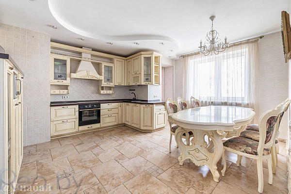 4-к квартира, 150 кв.м. 4-к квартира, 150 кв.м.